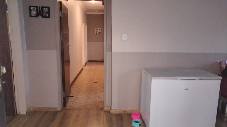 To Let 3 Bedroom Property for Rent in Wilgehof Free State
